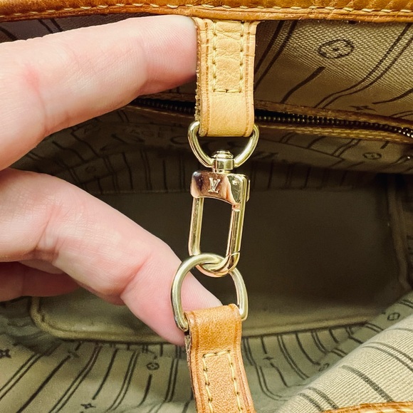 Authentic Louis Vuitton Neverfull MM Tote - Picture 9 of 11